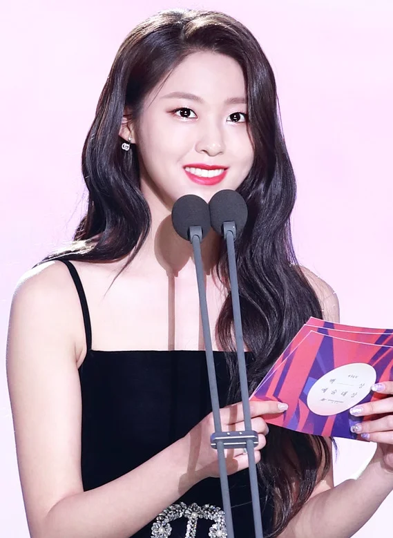 김설현 프로필