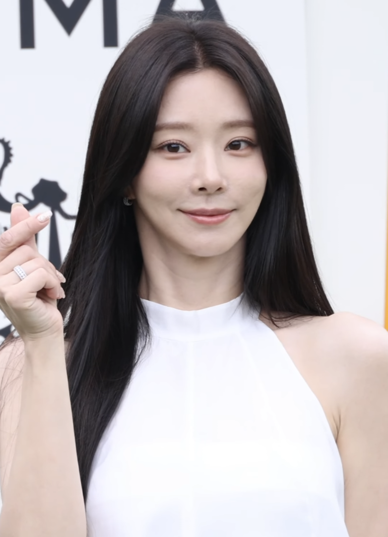 이주빈 프로필