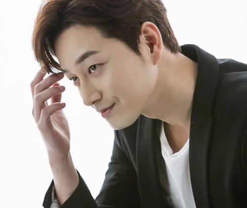 이현욱 프로필