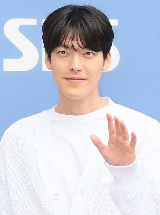 김우빈 프로필